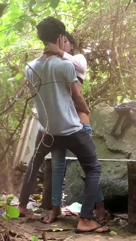 Same place different couple fucking video -16