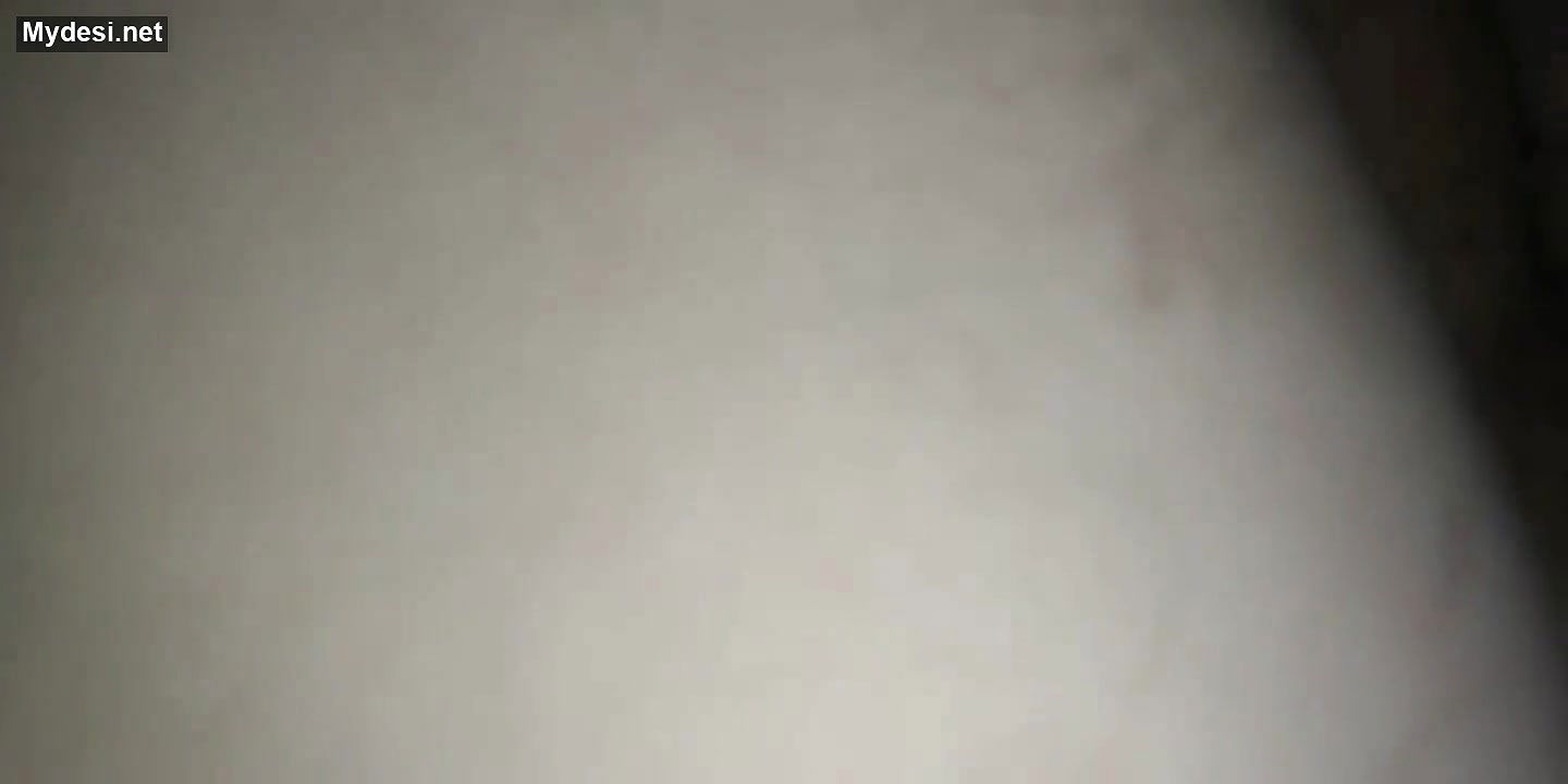 DESI WIFE NE BOYFRIEND SE CHOOT ME TEL LAGA KE HATH V LUND L