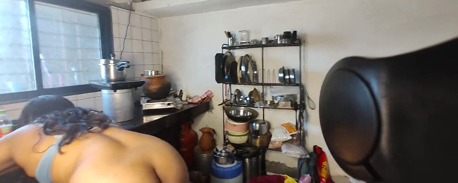 Indian sexy Komal sex bhabhi kitchen work me fucking full sex karne ka injoy aur Mod banaa