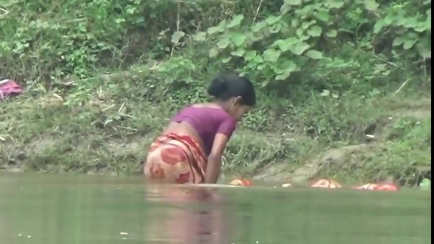 Village Bhabhi Ganga Shower – Movies