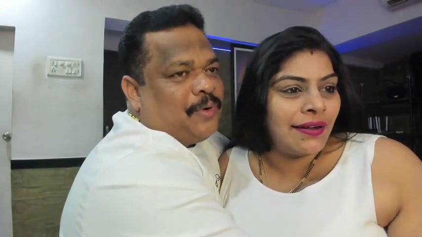 Stripchat-Public Show-c-tarivishu23-2024 01 06 175358