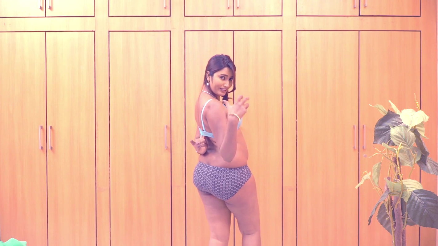 Swathi Naidu Nude Cat Walk – Movies