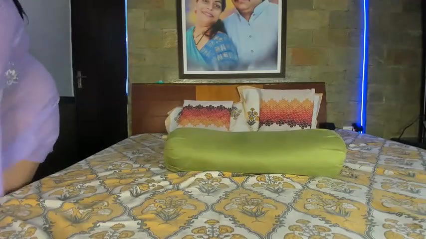 Stripchat-Public Show-c-tarivishu23-2024 02 06 184632