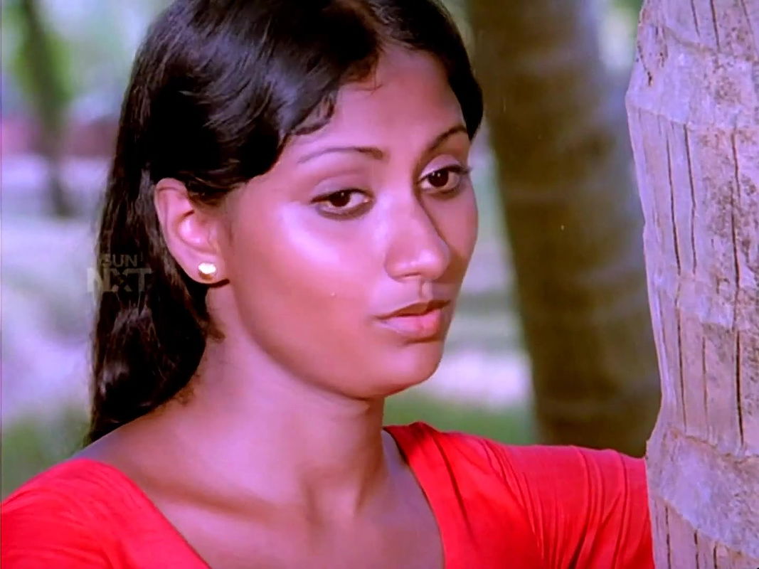 Big boobie Anjali Naidu Navel Lungi Song