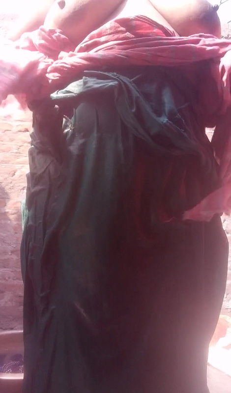 Beautiful college girl is fingaring in Her pussy