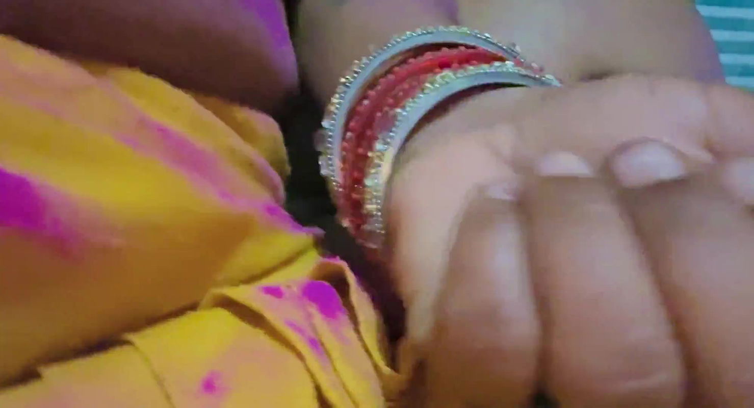Holi mein bhabhi ki choochi pe laga rang and faux har hard