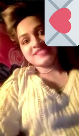 Desi girl Showing boobs and Pussy On Video call