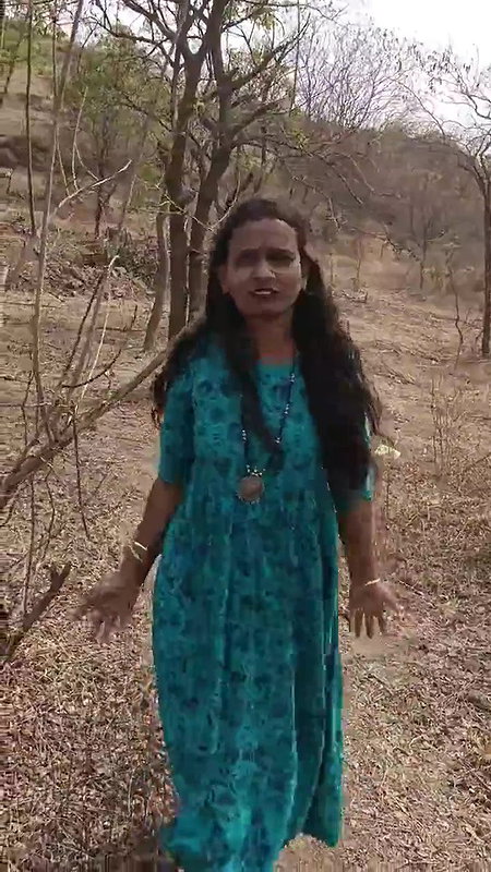 Desperate Wife Kavita Outdoor Fucking with Hubby in Jungle