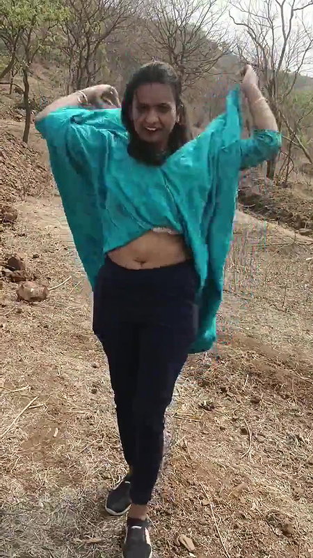 Desperate Wife Kavita Outdoor Fucking with Hubby in Jungle