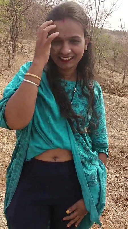 Desperate Wife Kavita Outdoor Fucking with Hubby in Jungle