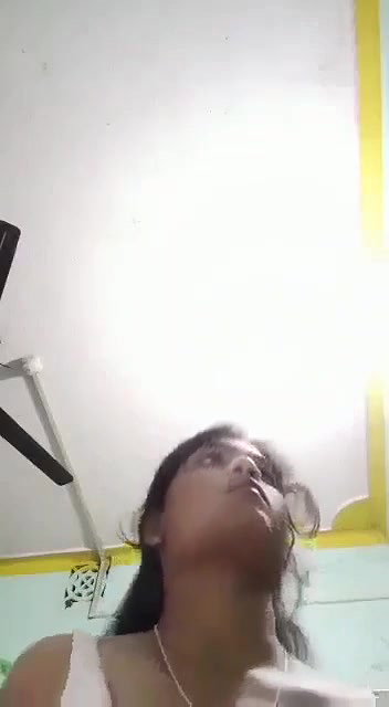 Desi hot bhabi open her saree