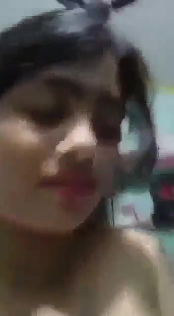 Desi hot bhabi open her saree