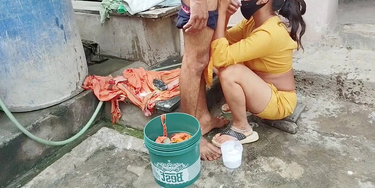 The Indian step-sister was washing clothes when she got wet pussy seeing step-brother’s fat dick