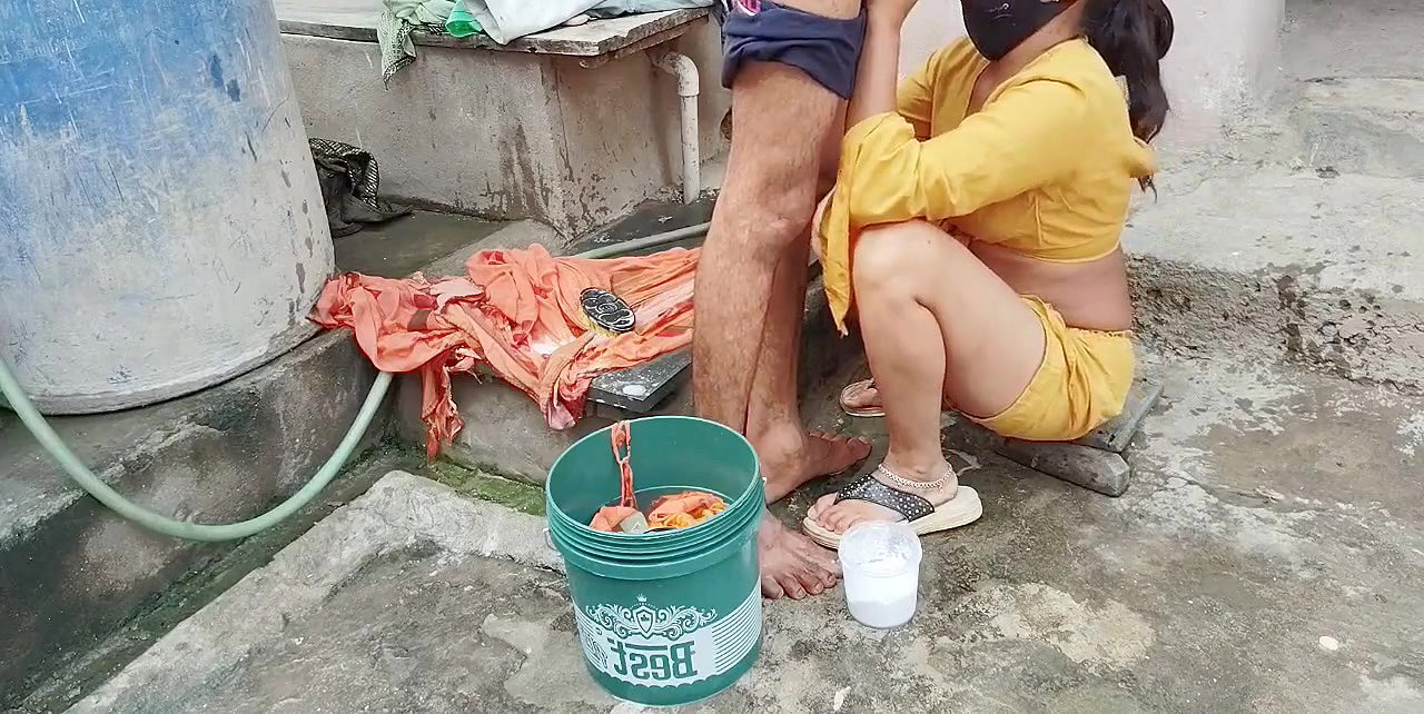 The Indian step-sister was washing clothes when she got wet pussy seeing step-brother’s fat dick