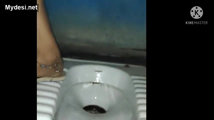 Friend sexy wife pee after fucking