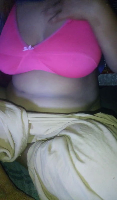 Deshi beautiful college girl shows his pussy