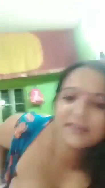 Horny Boudi Showing and Fingering