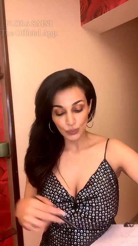 dec live flora saini