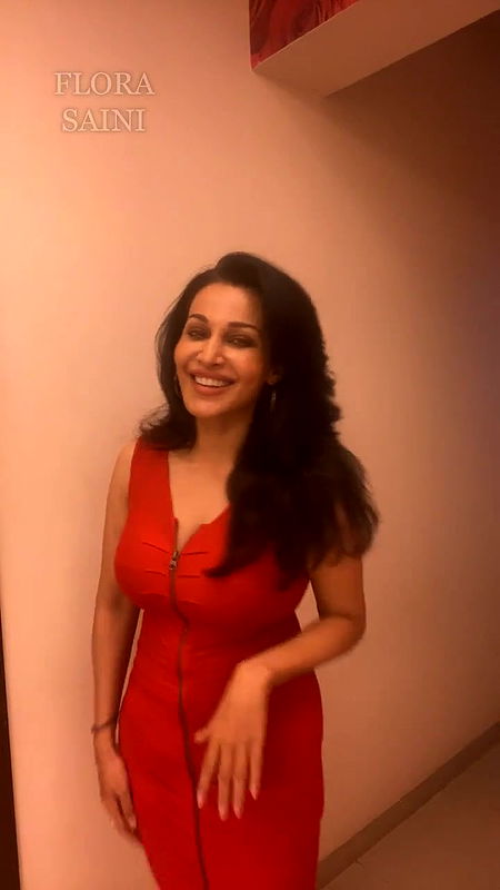 720p 50 shades of flora live