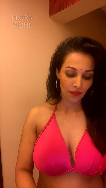 720p 50 shades of flora live