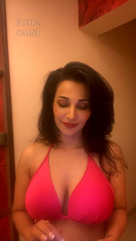 720p the hottest night ever flora live