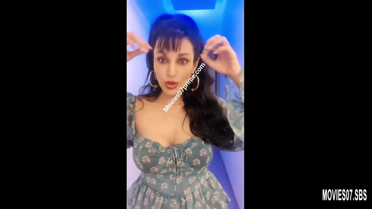 bikini live 31 july live flora saini eng 720p