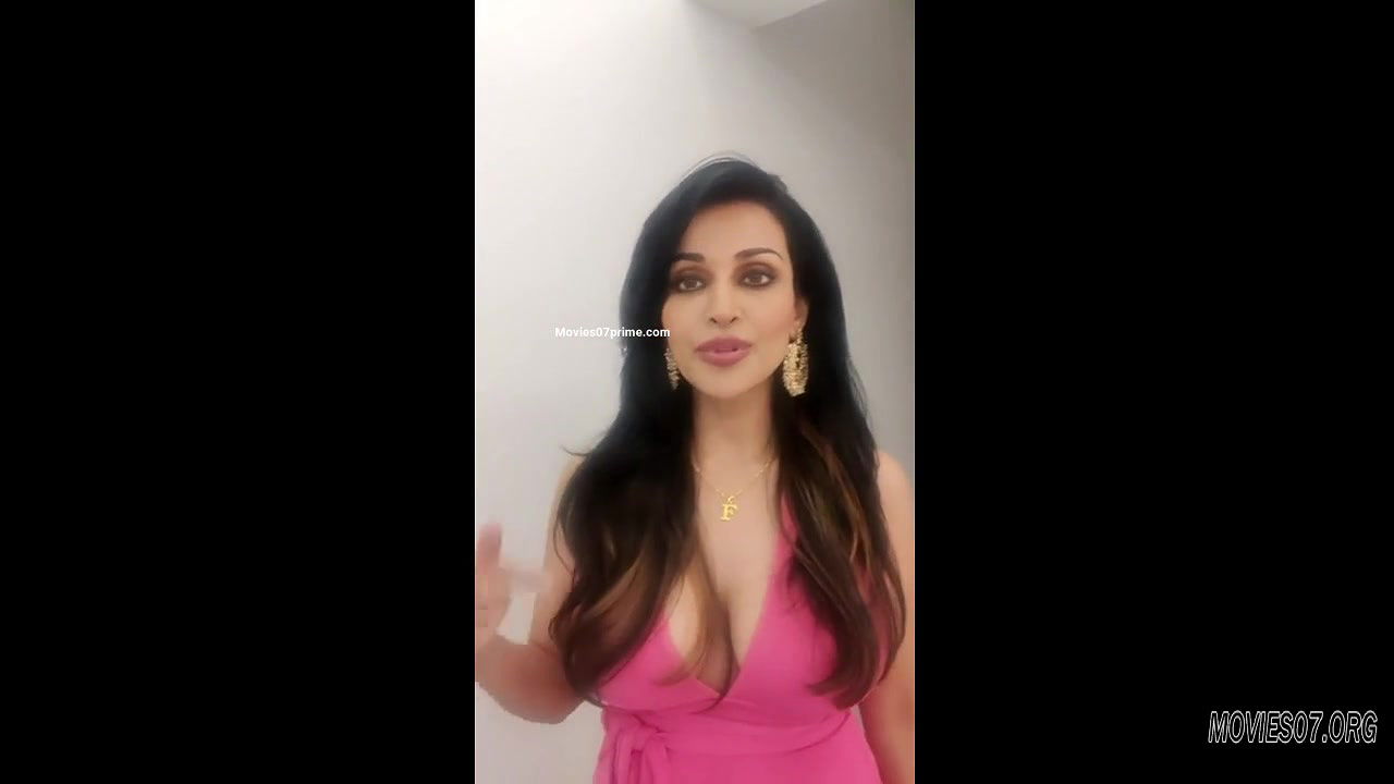 flora saini first dates lives eng 720p