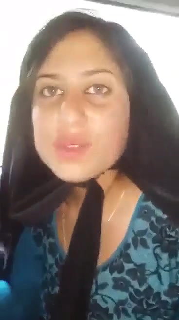 Beautiful Pathani Gf Blowjob inside Car Showing Boobs And Pussy