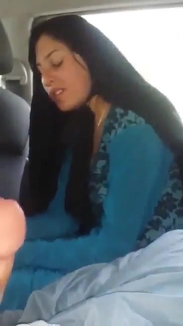 Beautiful Pathani Gf Blowjob inside Car Showing Boobs And Pussy