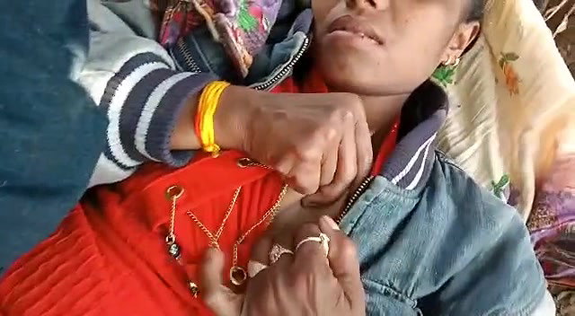 Desi Village Couple fucking outdoor