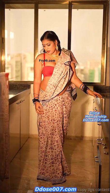 Anjali Gaud saree strip
