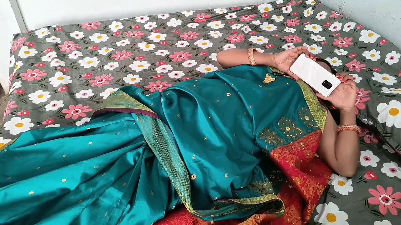 Indian Desi Hot Bhabhi Fucked By Neighbor