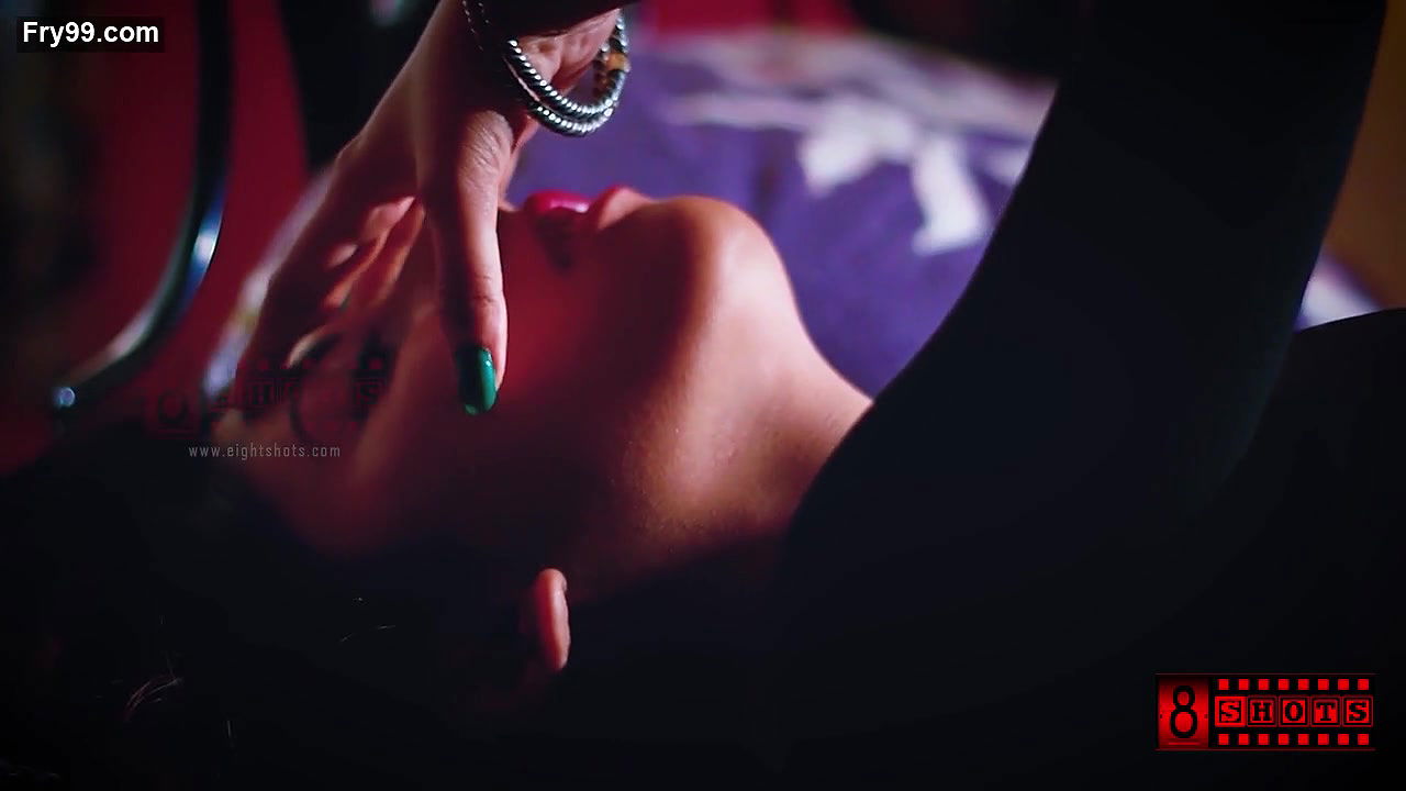 FASHIONABLE PRIYANKA SHOW