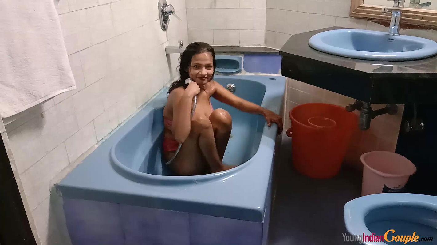 xYoungindiancouple-96