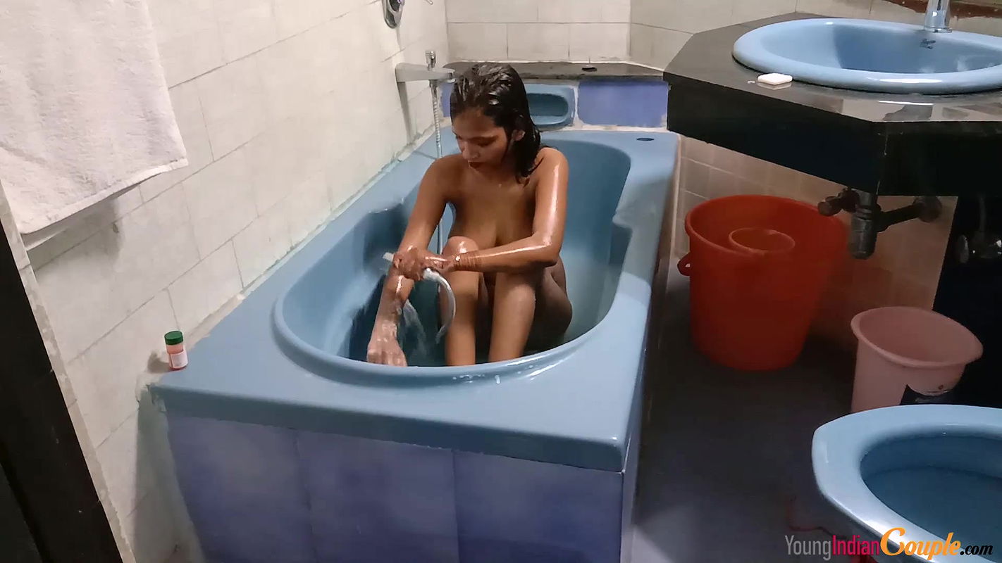 xYoungindiancouple-96