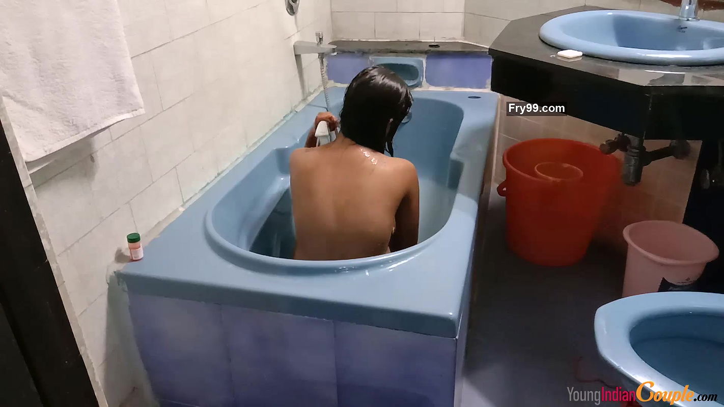 xYoungindiancouple-96