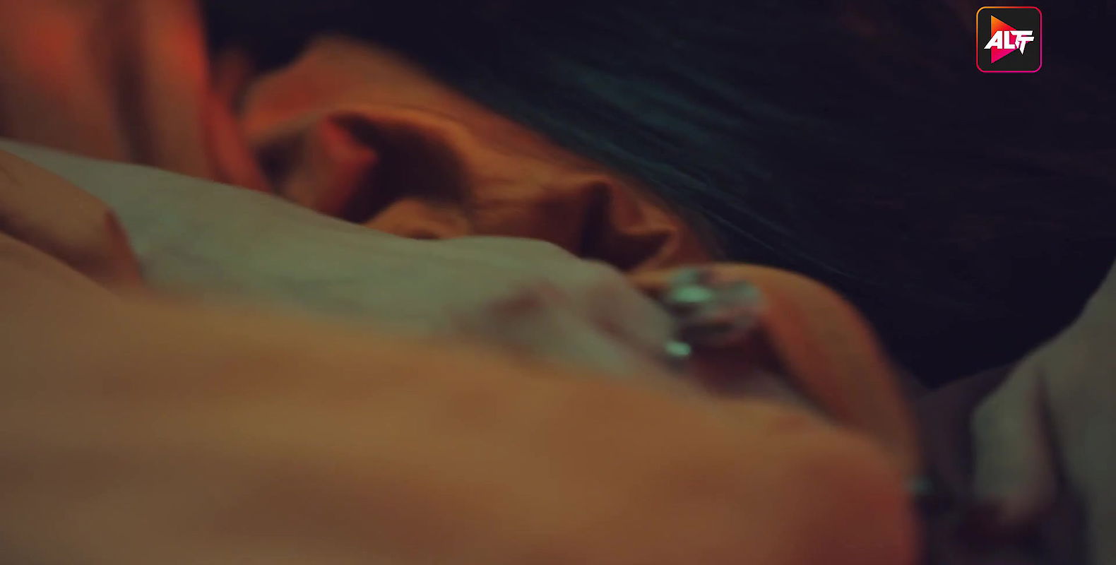 Honeymoon Suite Room No. 911