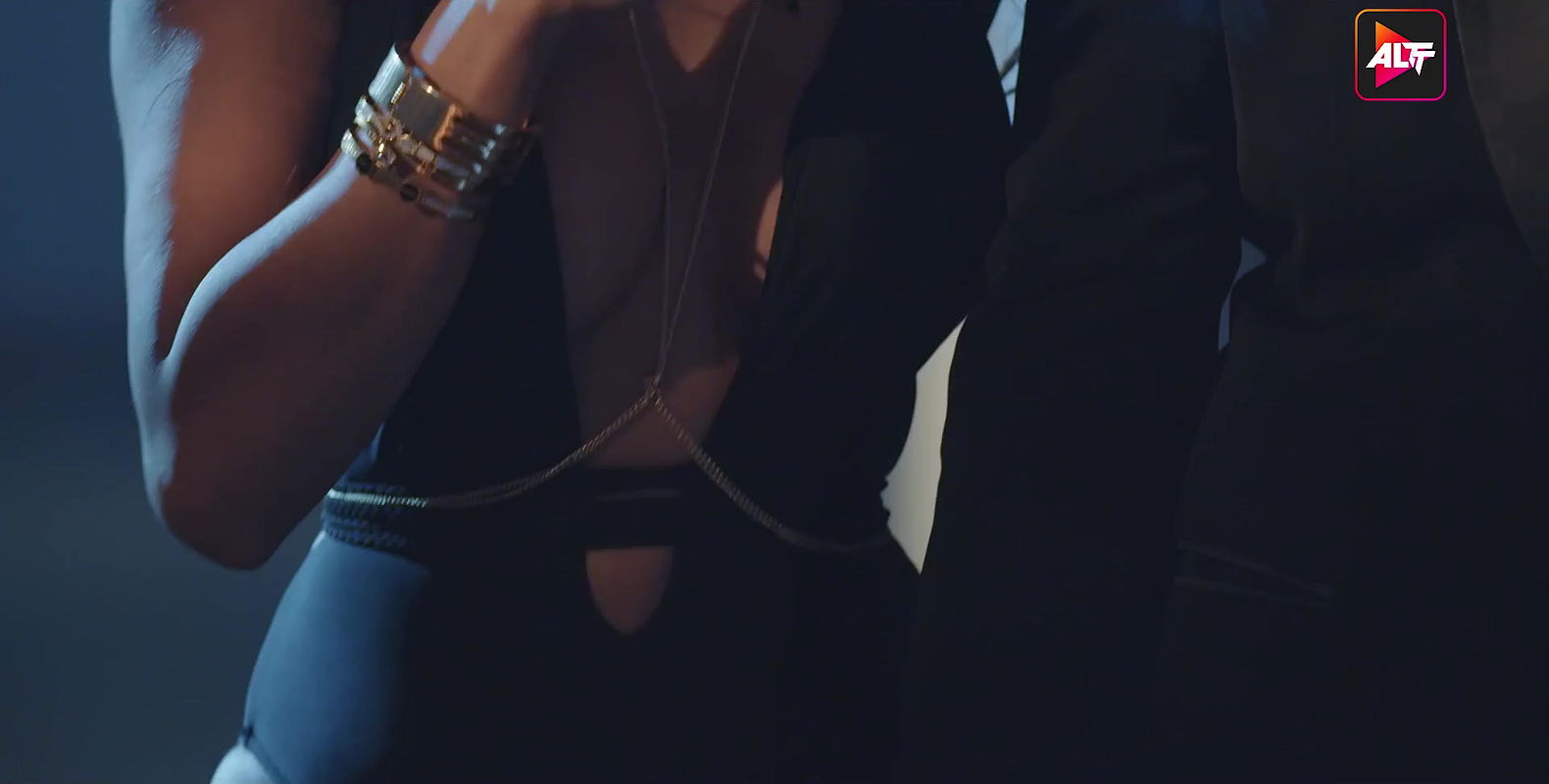 Honeymoon Suite Room No. 911