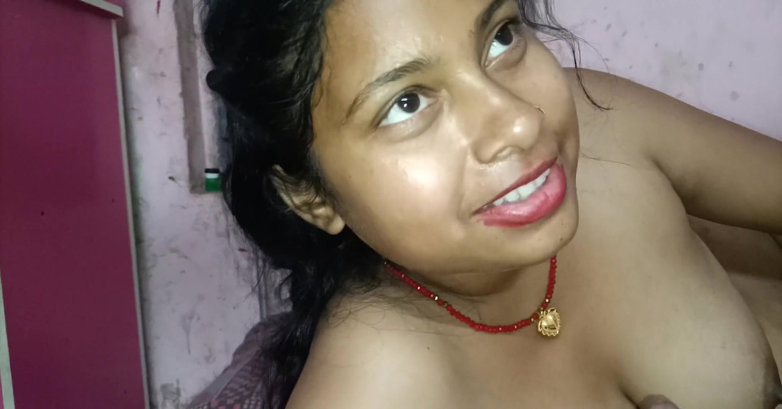 Sexy bhabhi sucked her husband’s while bathing and