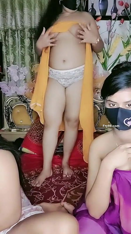 Fatty girl hot dance  and show boobs