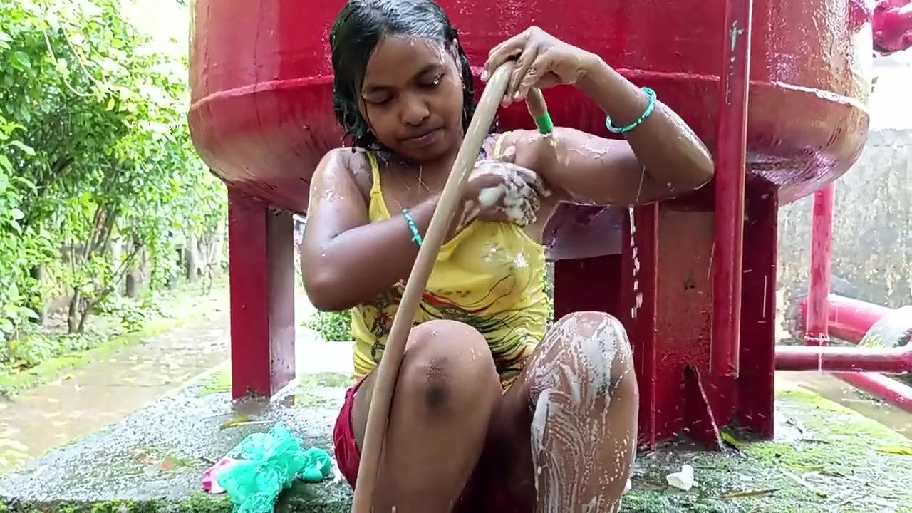 Youtuber “Simple Girl Priti” membership video -1