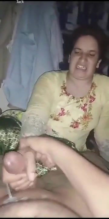 Desi lady giving blowjob