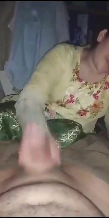 Desi lady giving blowjob