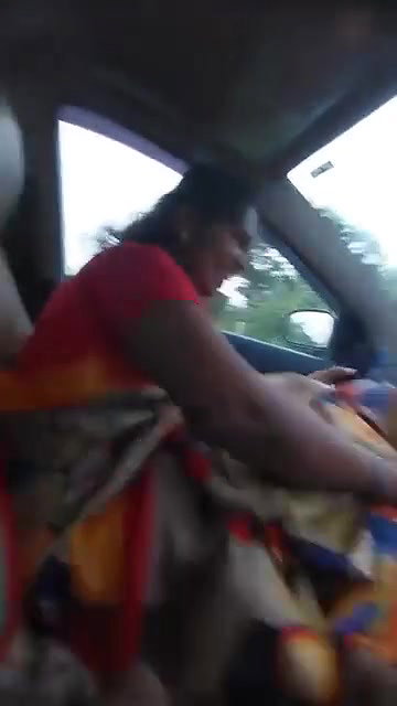 Bhabhi Pussy fingering by lover inside car