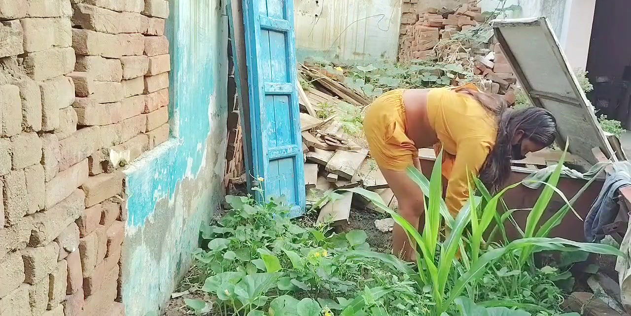 Stepsister went to the field to get vegetables and