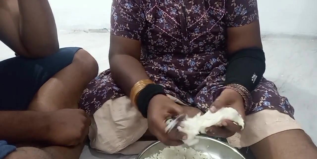 Desi Tamil bhabhi teaching how to fuck pussy for h