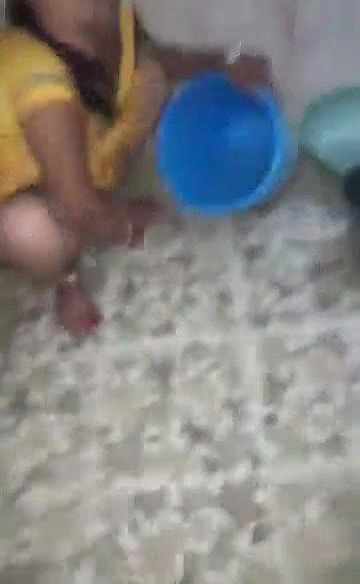 RECORDING HER AUNTY’S PUSSY CLEANING AFTER SEX
