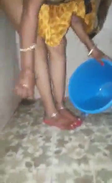 RECORDING HER AUNTY’S PUSSY CLEANING AFTER SEX
