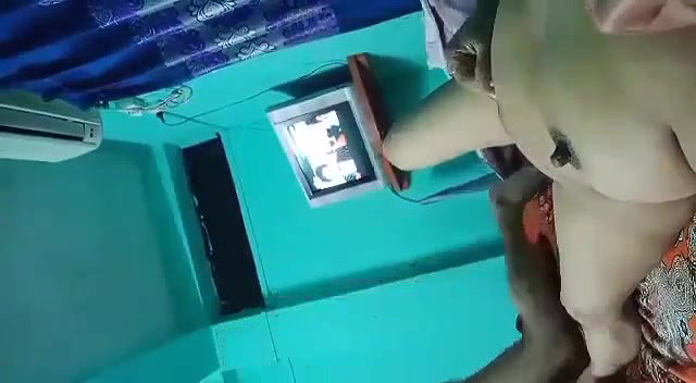 Desi couple fucking, full length clip