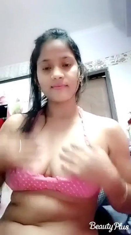 Beautiful Married Bhabhi Showing Boobs and Pussy